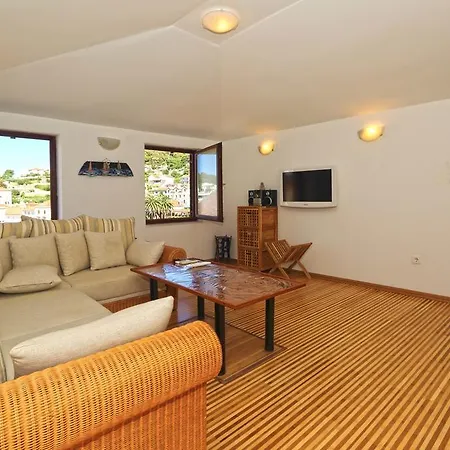 Apartment Plaza *